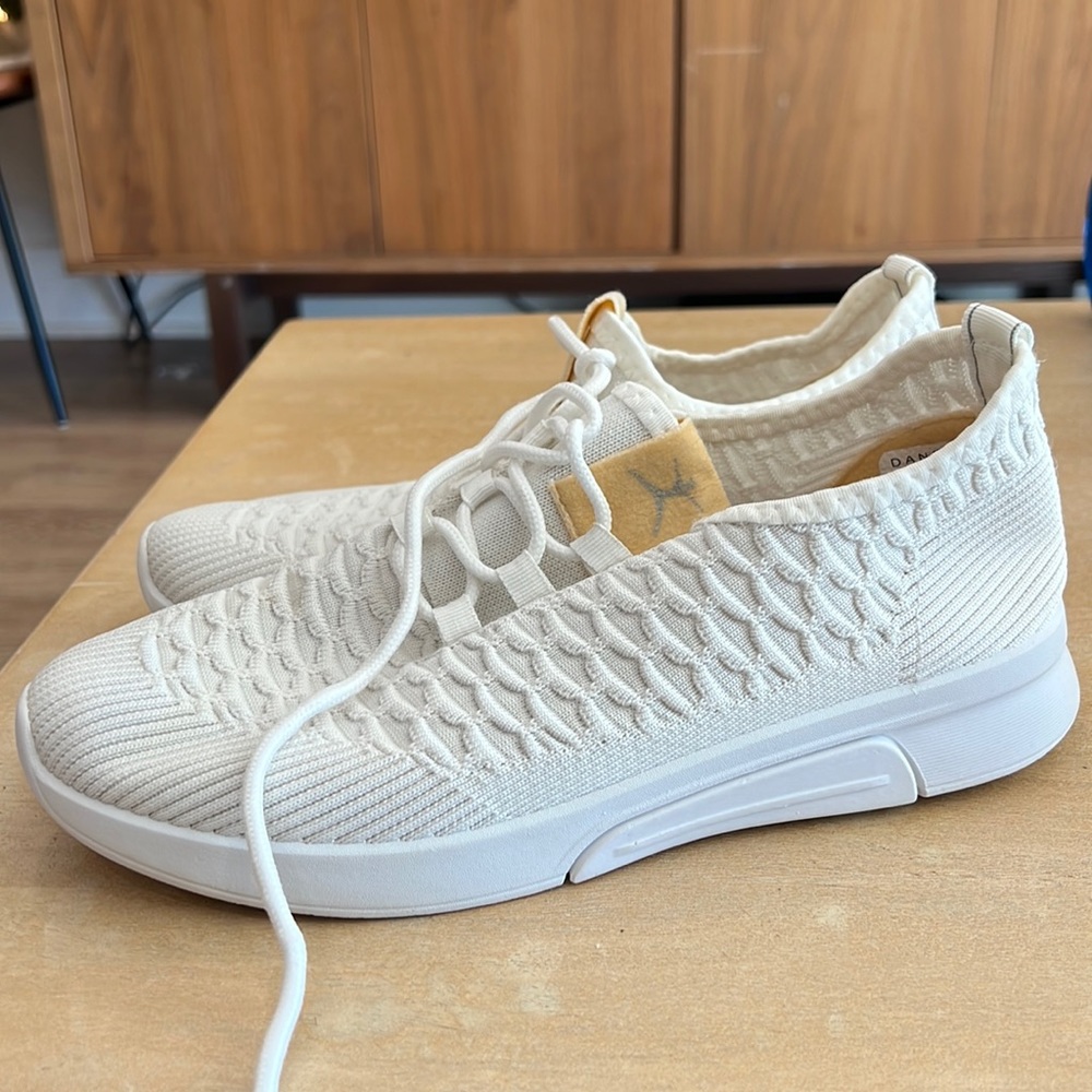 Danskin lightweight tennis shoes